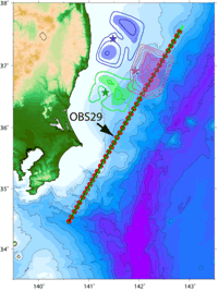 図1．平成20年度に実施した構造探査測線位置。赤丸が海底地震計、黒丸が発破位置、緑色の線がエアガン発震測線。色つきコンターは、塩屋崎地震群のすべり量分布（室谷・他、2004）を示す。