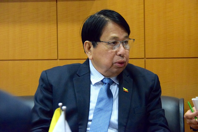 Myanmar’s Minister of Information Pe Myint pays a courtesy visit to MEXT Minister