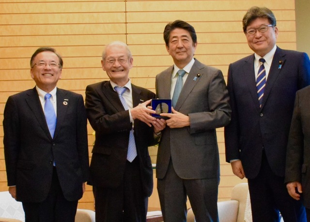 Dr. Yoshino speaks at Council for Science, Technology and Innovation meeting, Prime Minister Abe calls on ministers for drastic improvements in research environment for young researchers