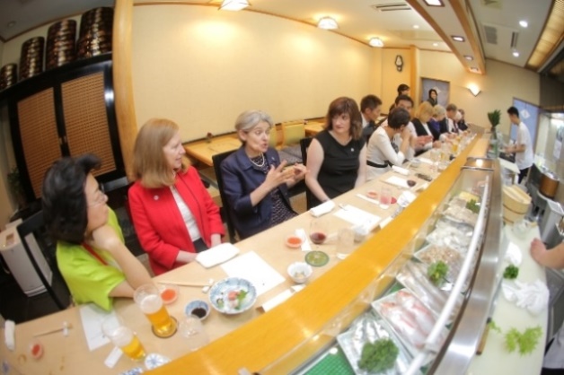 公式夕食会の様子 公式夕食会の様子
