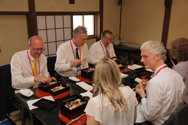 公式昼食会の様子 公式昼食会の様子