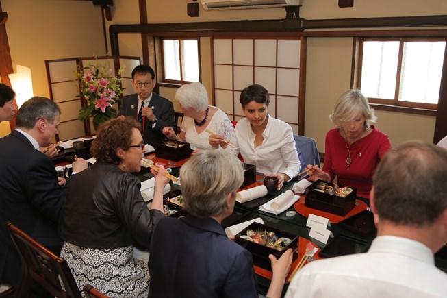 公式昼食会の様子 公式昼食会の様子