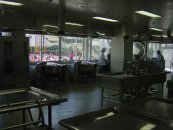 写真4‐2‐3　調理室からの視認性の確保の例