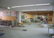 2．教室とオープンスペース
