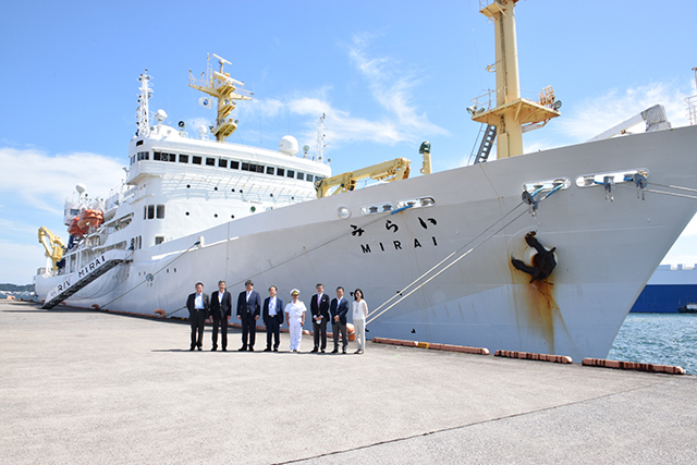 萩生田大臣が海洋研究開発機構 Jamstec を視察 萩生田大臣が海洋研究開発機構 Jamstec を視察