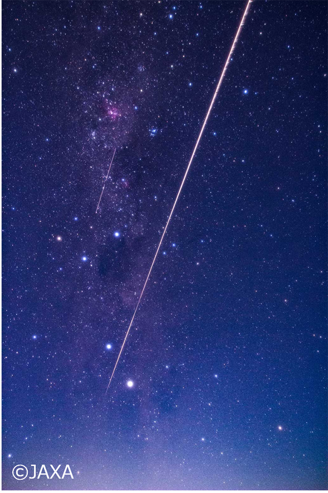 小惑星探査機「はやぶさ2」が52億キロに及ぶ宇宙の旅を経て6年ぶりに地球に帰還。持ち帰ったカプセル回収に成功。
