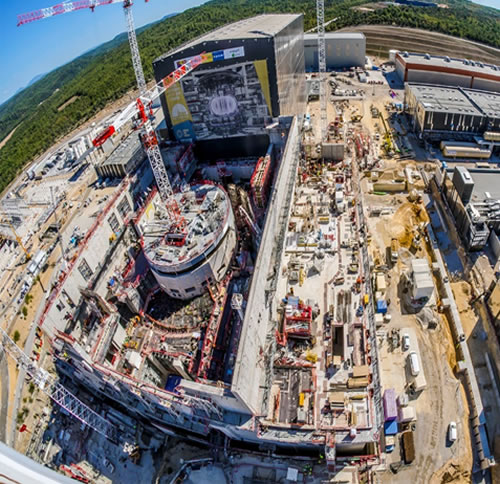 ITER（国際熱核融合実験炉）の建設状況（2018年10月）（フランス・サン＝ポール＝レ＝デュランス市カダラッシュ）