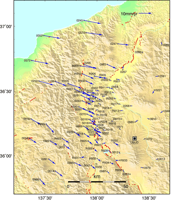 図1　GPS観測によって得られた糸魚川  静岡構造線断層帯北部・中部周辺の詳細地殻変動分布。ベクトルは、臼田（USUD）観測点に対する2002‐2008年の水平変動速度を表す。