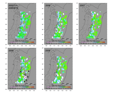 図5　小繰り返し地震データから推定したバックスリップレート。黄色星は2005年8月15日の宮城県沖地震 （M7.2）の震央、破線はIgarashi et al. （2000） による低角逆断層型地震の西縁を示す。2006年にはこの地震の周囲で若干固着が弱くなっている。茨城県沖地震（M7.0） および福島県沖地震 （M6.9） のプレート境界地震が発生した2008年以降は、宮城県 0茨城県の沖合の海溝に沿って固着が弱まっている（東北大学［課題番号：1202］）。
