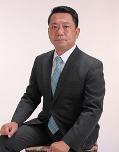 金城泰邦文部科学大臣政務官の写真