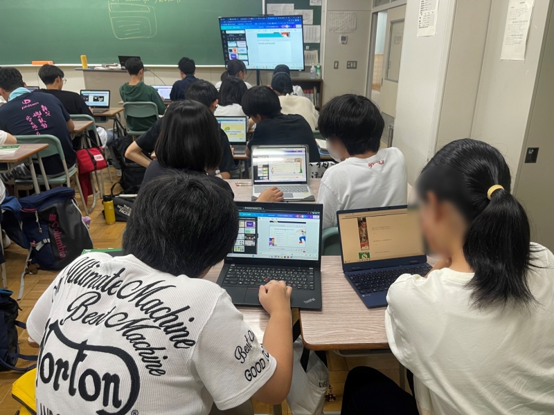 クラウド上で資料を作成し全体で共有