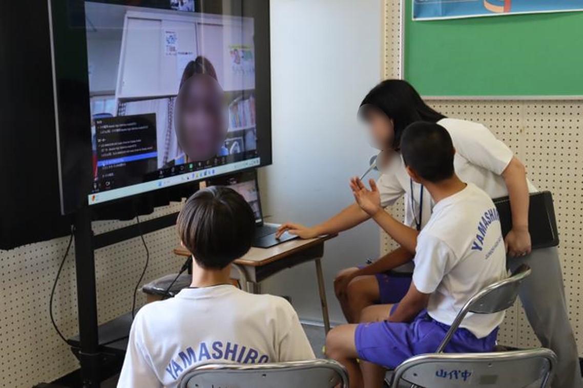 オンラインで専門家とつながる様子