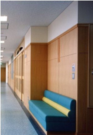 腰掛けスペースの写真