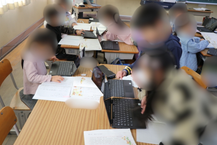 考えを共有する場面（低学年）