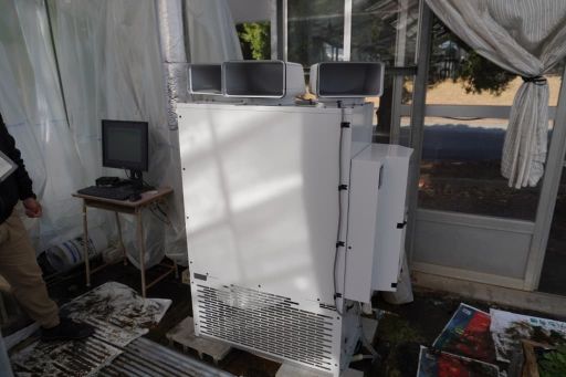 併せて導入した温風暖房機器や炭酸ガス発生装置。これらの機器を活用することで高校生のうちから実践的な「スマート農業」を学ぶことができる。