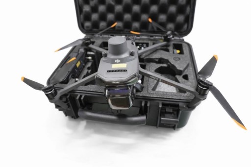 工事現場での連携活動に使用する大型ドローン「DJI Mavic 3M」。上空から撮影したデータをもとに3D画像を作成し、現場理解に生かしている。