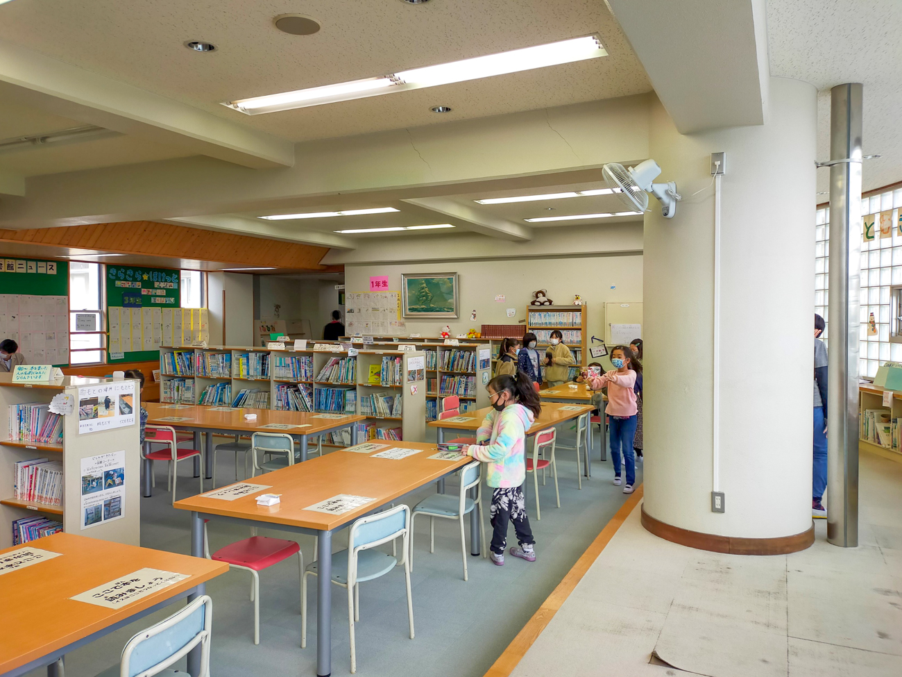 図書コーナー Before