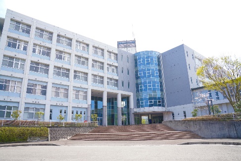 高知リハビリテーション専門職大学校舎
