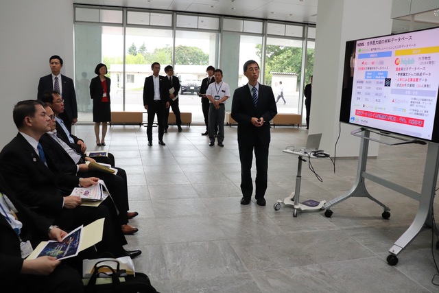 MEXT Minister visits the High Energy Accelerator Research Organization (KEK), the National Research Institute for Earth Science and Disaster Resilience (NIED) and the National Institute for Materials Science (NIMS)