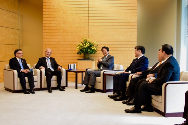 Dr. Yoshino speaks at Council for Science, Technology and Innovation meeting, Prime Minister Abe calls on ministers for drastic improvements in research environment for young researchers