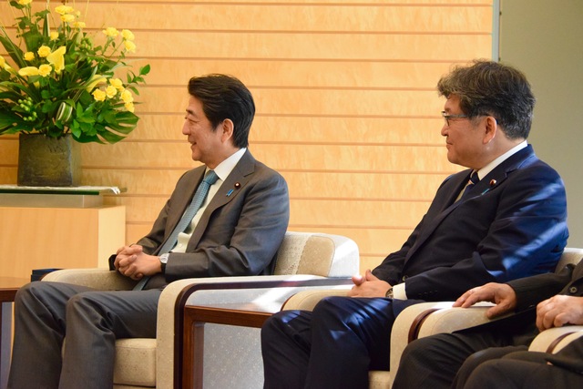 Dr. Yoshino speaks at Council for Science, Technology and Innovation meeting, Prime Minister Abe calls on ministers for drastic improvements in research environment for young researchers