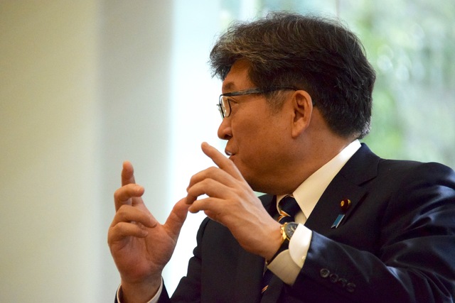 Dr. Yoshino speaks at Council for Science, Technology and Innovation meeting, Prime Minister Abe calls on ministers for drastic improvements in research environment for young researchers