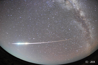 Photo 1HAYABUSA fireball upon the capsule’s entry into Earth