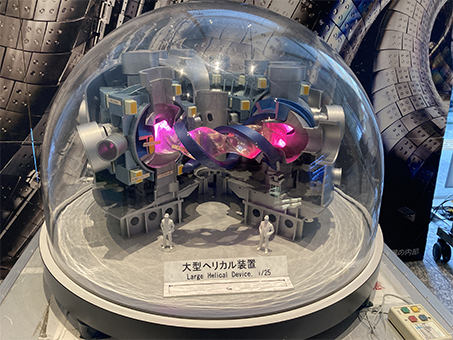 エントランス：大学共同利用機関法人 自然科学研究機構 核融合科学研究所4