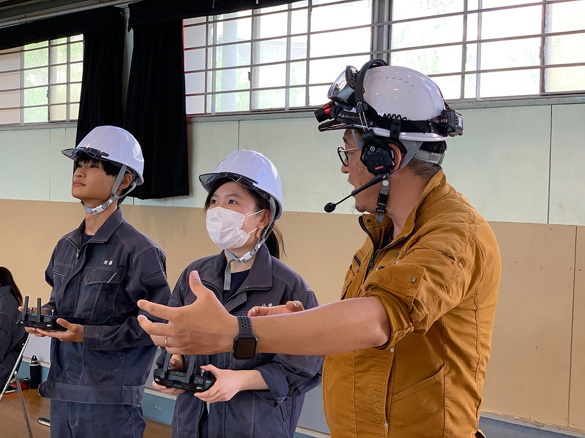 ドローン実技講習の様子(提供:神奈川県立海洋科学高等学校)