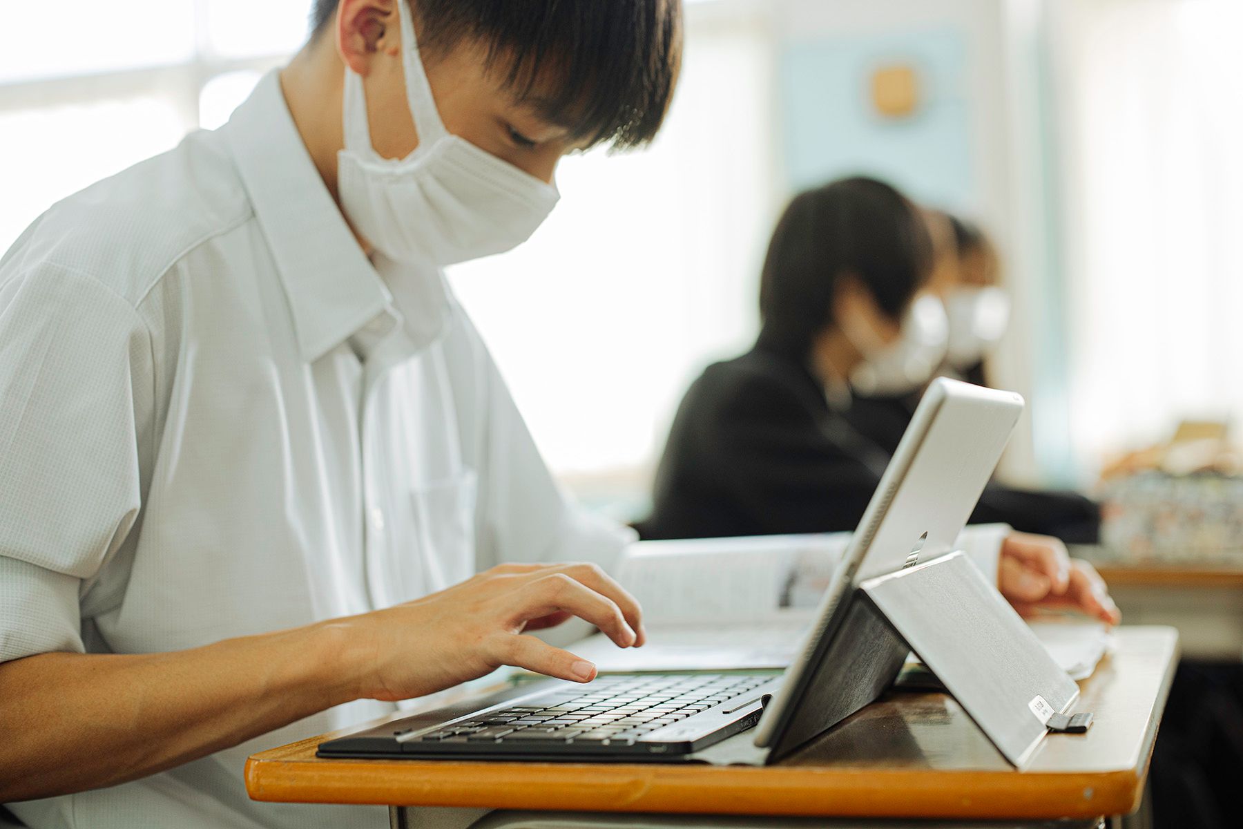 現在はさまざまな授業でICTが活用されている。