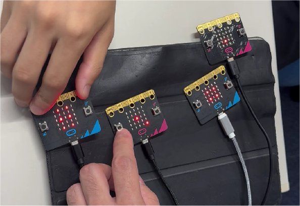 micro:bitを用いたプログラミング実習の様子。(提供:神奈川県立海洋科学高等学校)