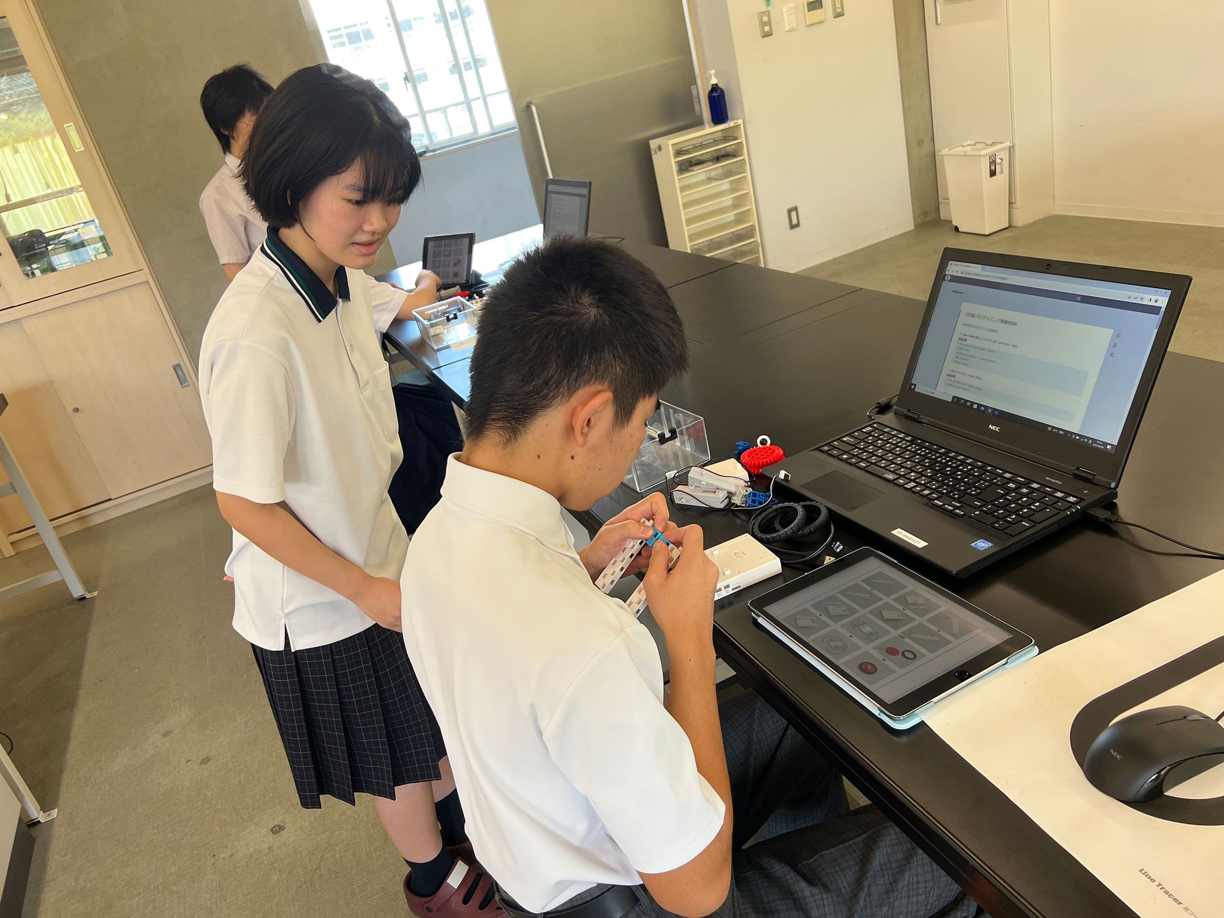 IT実習の授業の様子(提供:愛知県立愛知総合工科高等学校)