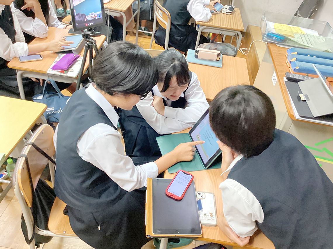 生徒は休み時間や放課後にも課題探究に取り組んでいる。(提供:静岡県立沼津東高等学校)