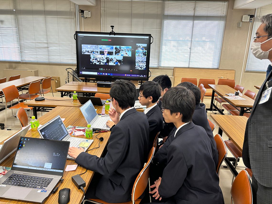 生成AIをテーマに京都コンピュータ学院と遠隔でグループワークを行った。(提供:京都府立京都すばる高等学校)