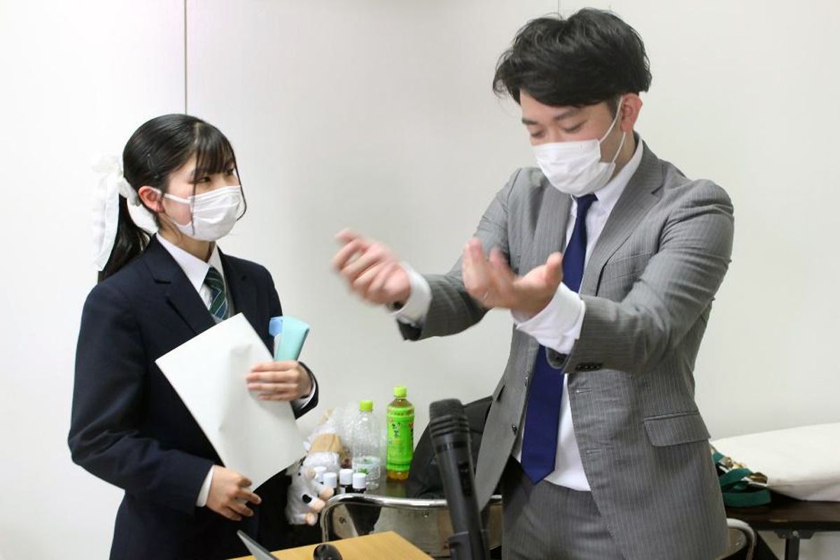 食品科学科。雪印メグミルクによる商品開発の講義の様子(提供:北海道静内農業高等学校)