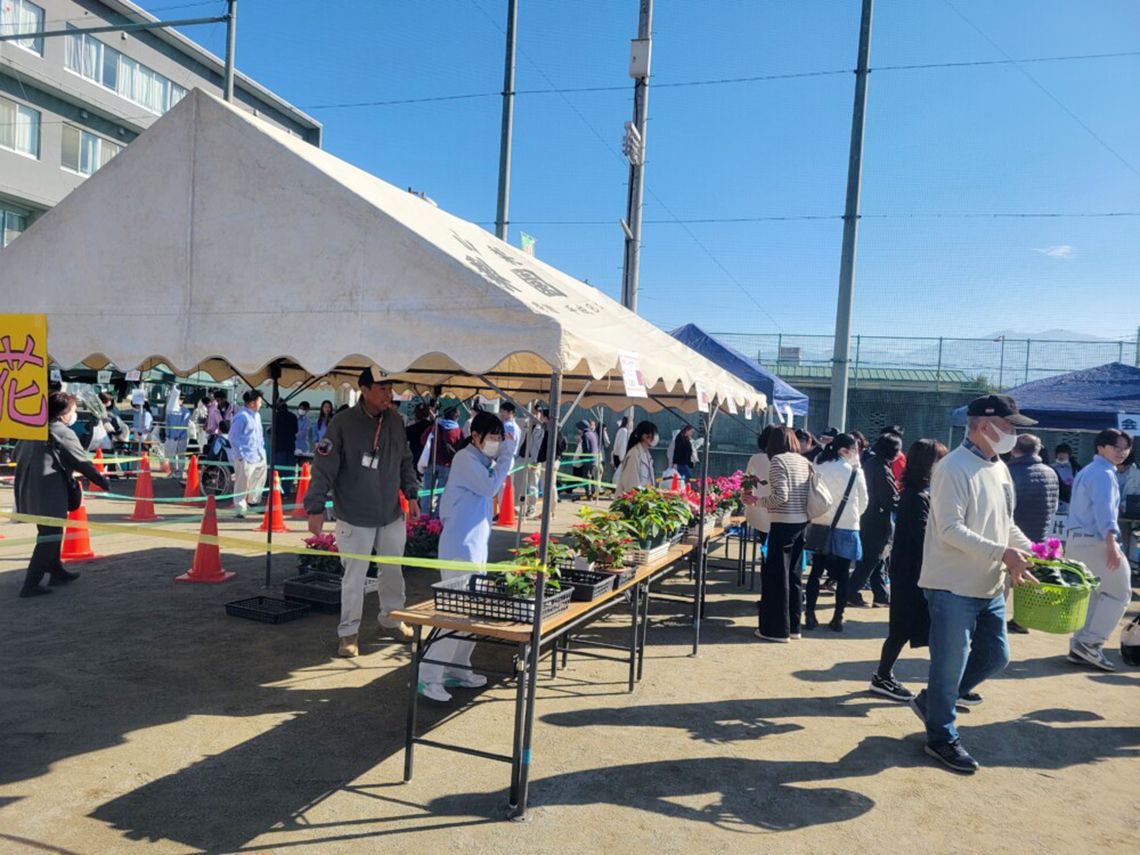 2024年11月に開催された「ふれあいフェスタ笛吹」(提供:山梨県立笛吹高等学校)