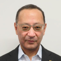 前川 謙介氏