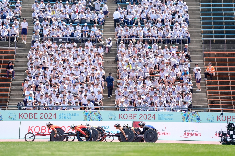 神戸世界パラ陸上を観戦する自動