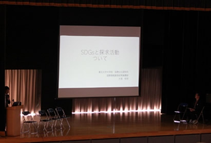 写真4　東北大学教員の講演（白石高校）