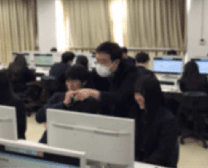 ブレーンストーミングやKJ法で生成AIの問題意識を見つける。