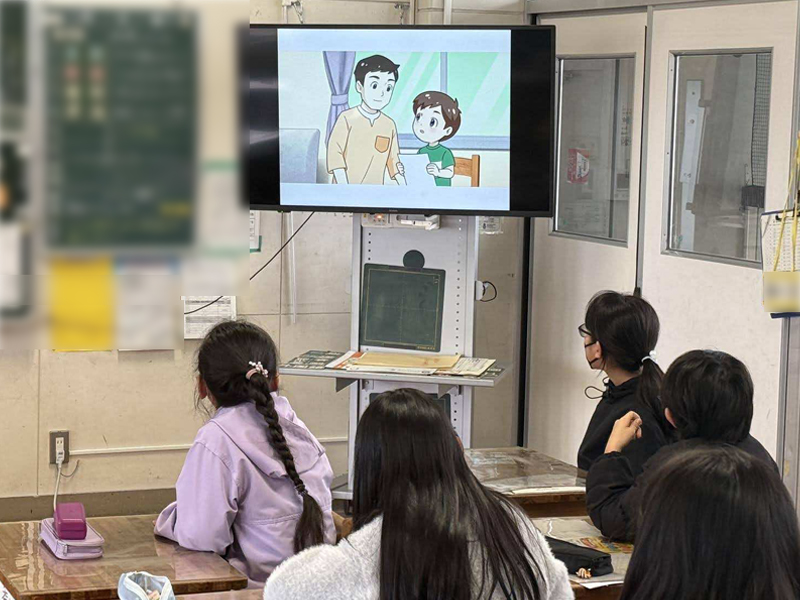 動画を見て問題だなと思うことを話し合う
